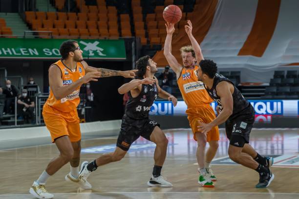 单板滑雪大 单板滑雪大