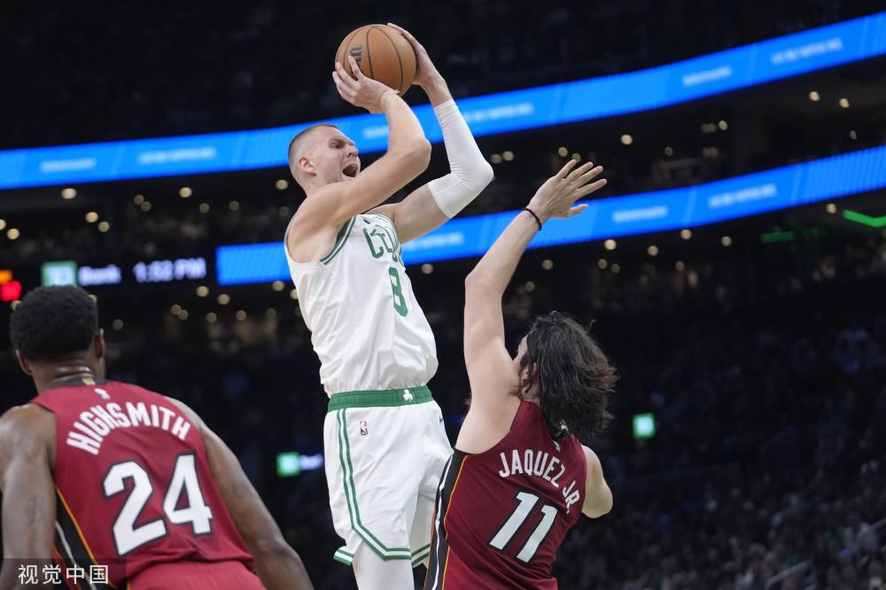 现带领球队 现带领球队