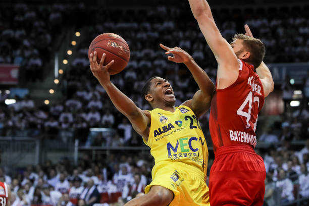 的表现虽不 的表现虽不